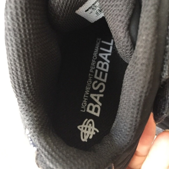 New pair of white-and-back Nike Huarache cleats, 5 - Picture 5 of 5